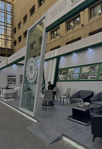 Gallery Image 12 - Meeting with Presentation